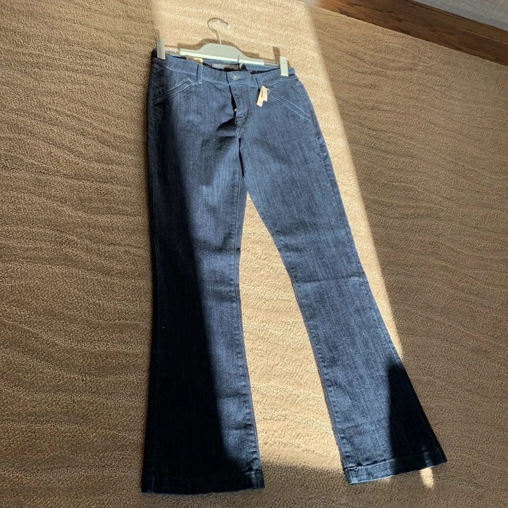 Levis Demi Curve Classic Rise Bootcut - Picture 10 of 16